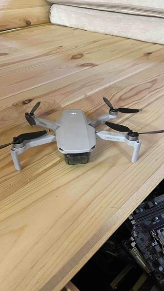 Квадрокоптер DJI Mavic mini