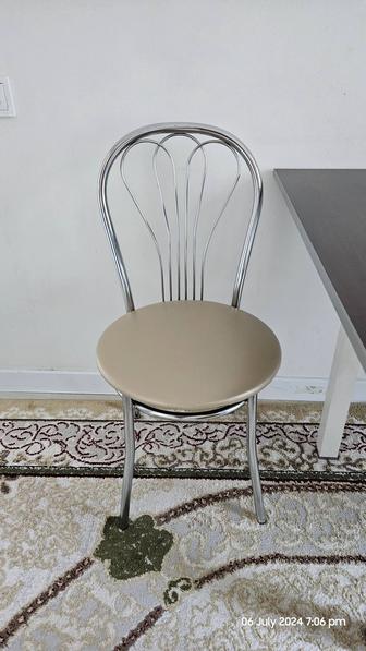 Продам 3 кухонных стульев
