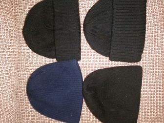 Продам зимние мужские шапки и шарфы