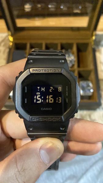 Часы Casio G-Shock DW-5600BB