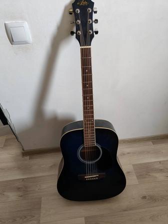 Продам гитару ARIA AWN-15
