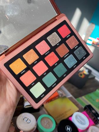 Сборная солянка теней в основе от Zendo Palette от Natasha Denona