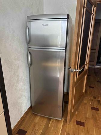 Холодильник в отличном состоянии производство Италия Аrdo практически новый