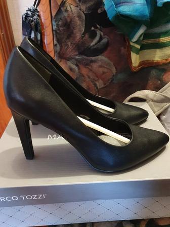 Продам туфли женские новые на 38 размер