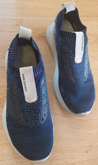 Кроссовки с амортизацией для бега adidas оригинал на разм 37,5, на 23,5см.