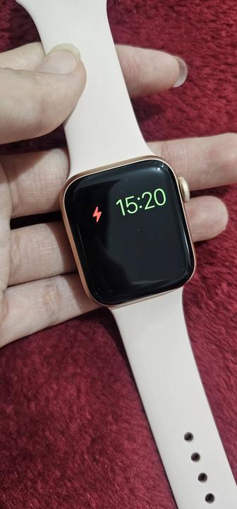 Смарт-часы Apple Watch. Качество отличное! Почти новое