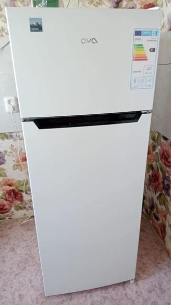Продам холодильник AVA