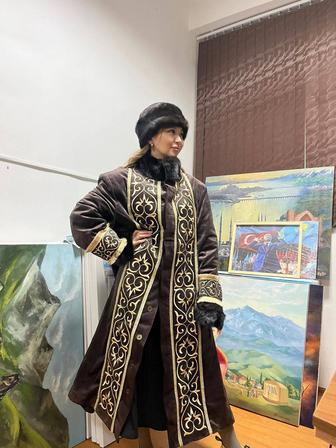 Казахские национальные шапаны индивидуального пошива