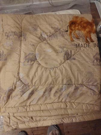 Продам одеяло верблюжка , новое р-р 2м -2,2 м
