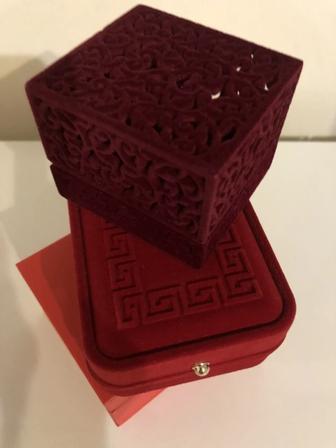 Коробка коробочка футляр для золотых ювелирных изделий украшений
