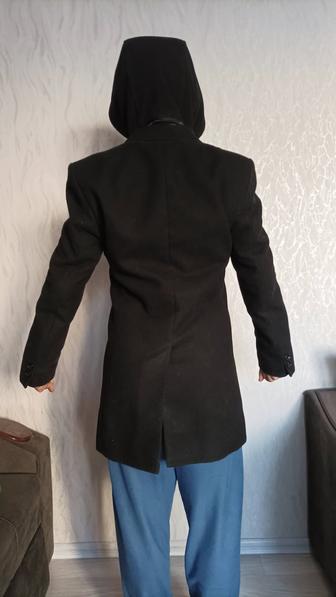 Пальто мужское с капюшоном