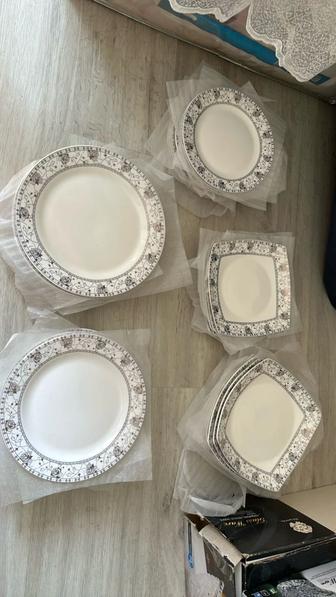 Набор новых тарелок (размеры разные)
