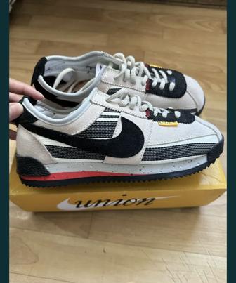 Продам Новые кроссовки Nike
