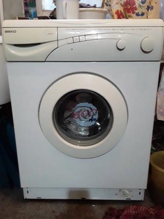 Срочно продам стиральную машинку в отличном состоянии рабочая