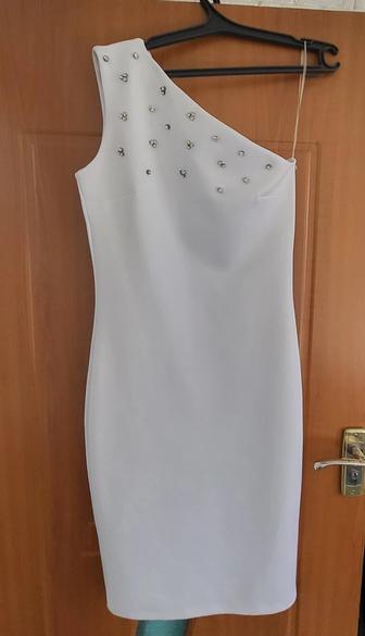 Платье женское белое, 42-44 размер