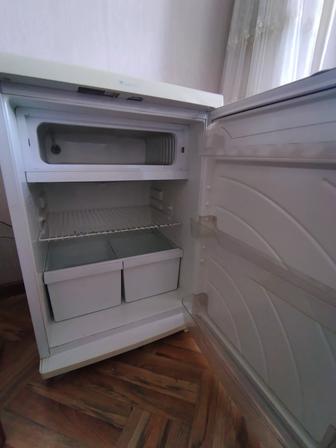 Холодильник Свияга сатылады. 85×60×60.
