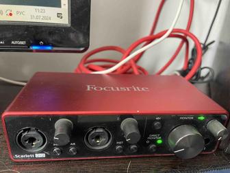 Звуковая карта Focusrite 2i2 3 gen studio комплект (с микро и наушниками)