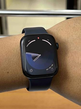 Apple Watch 9 45 mm новый почти