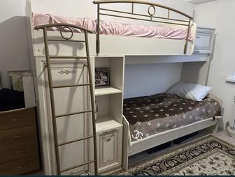 Продам двухьярусную кровать пр-во Беларусь.Длина 3 метра.