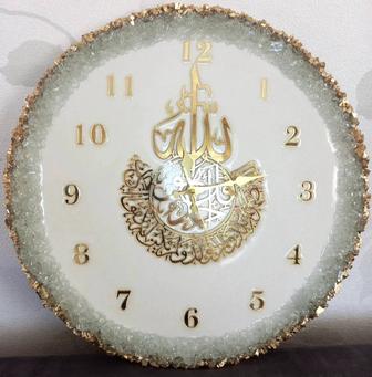Часы ручной работы с надписью Аль Иклас