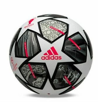 Футбольный мяч ADIDAS.