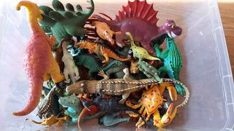 Продам игрушки динозавры