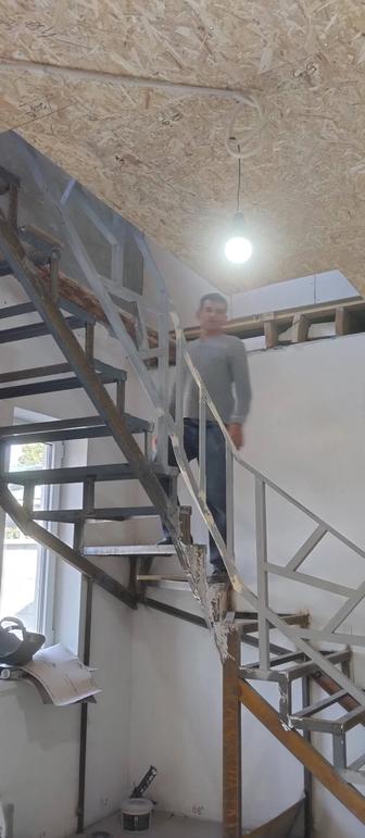 Лестница.Расчет-монтаж металлокаркаса межэтажной лестницы.