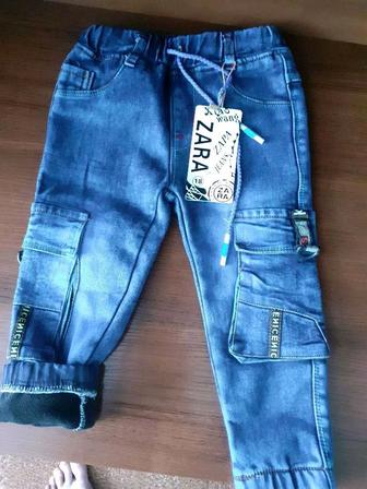 Продам джинсы детские утепленные новые остались 1 пара.Смотрите фотографии.