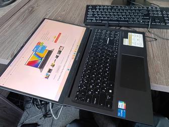 Продаю новый ноутбук ASUS Vivobook K3504V 15X OLED сумка и мышка