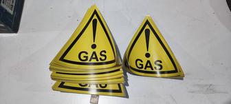 Продам знак GAS газ наклейка на авто