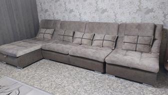 Продам диван угловой , трансформер из 4 частей б/у в хорошем состоянии.