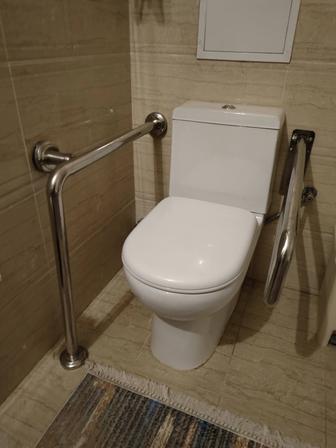 Инвалидные поручни в ванную и туалет