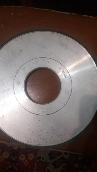 Алмазный диск на бакелитовой основе.