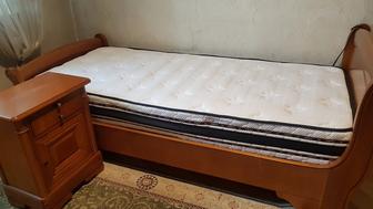 Продам одно спальную деревянную кровать с тумбой