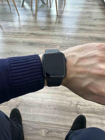 Apple Watch 5 серии 44 мм черные