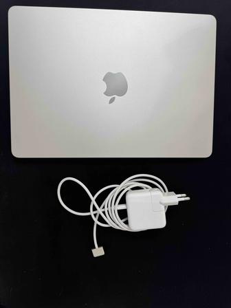 MacBook Air m2, цвет starlight