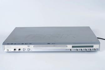 Продам универсальный DVD плеер BBK 965s