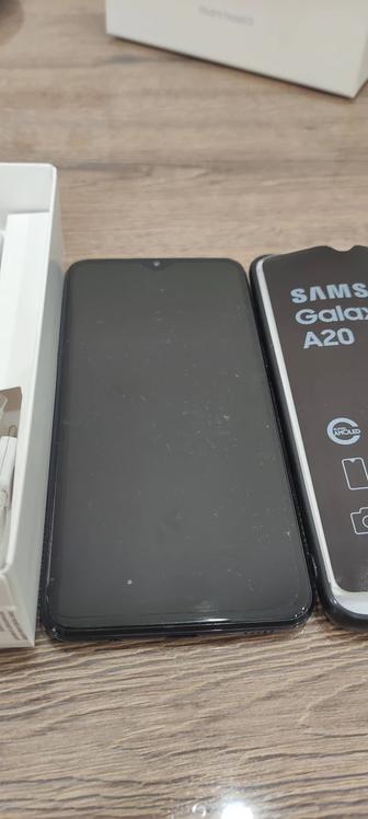 Samsung galaxy A20 4/64Gb NFC