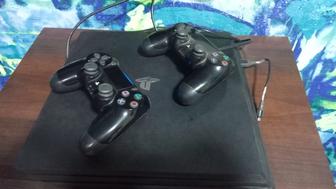 Продам приставку Sony Play Station 4