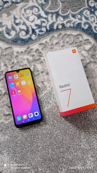 Продам недорого смартфон Redmi 7