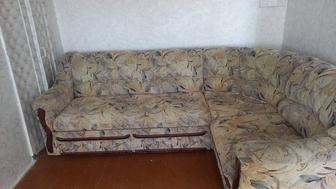 Продам угловой диван с креслом б/у
