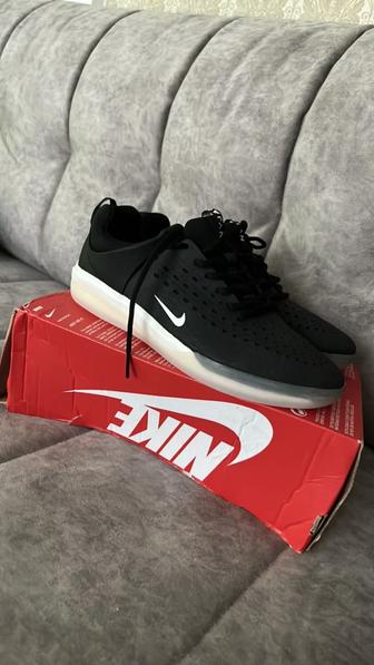 кроссовки Nike, размер 41
