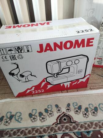 Продается швейная машинка Janome