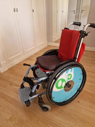 Продам детскую/ подростковую инвалидную коляску в отличном состоянии!