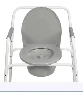 Кресло-стул инвалидное санитарным оснащением