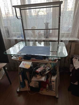 Продаю компьютерный столик
