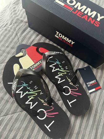 Сланцы, шлепанцы Tommy Jeans