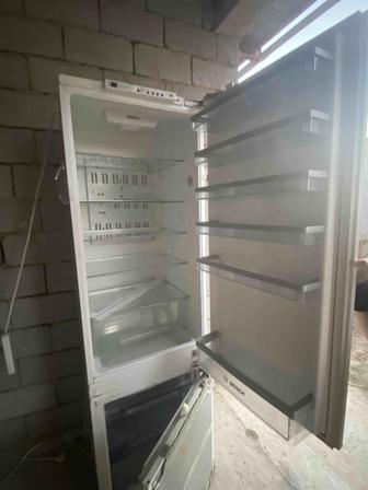 Продам встраиваемый холодильник Bosch на запчасти