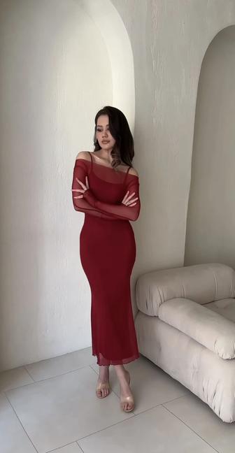 Вечернее бордовое платье