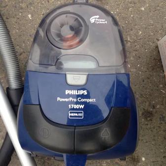 Продам пылесос Phillips Power Pro Compact 1700w